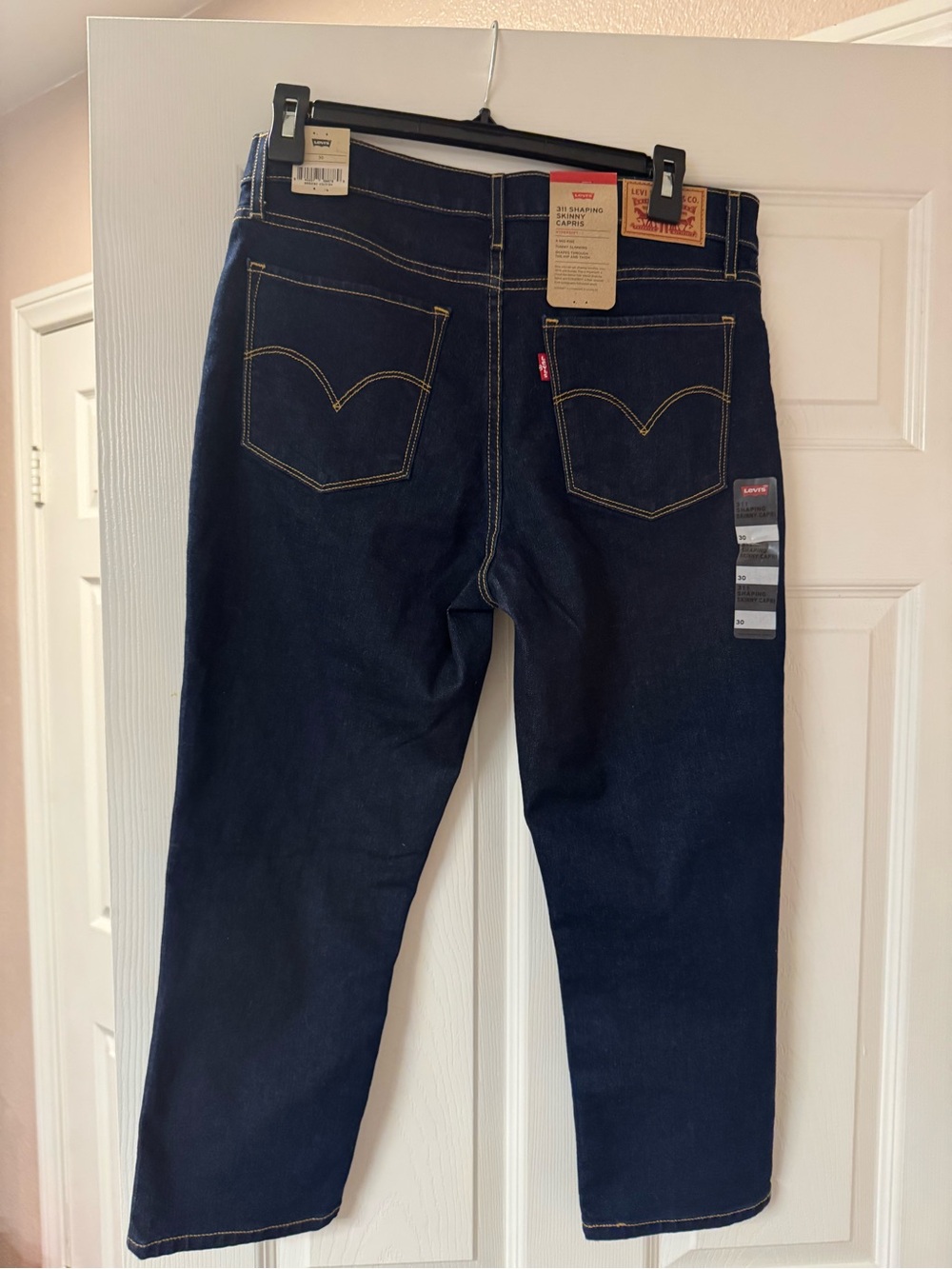 Levi's Women’s 311 Shaping Skinny Capris